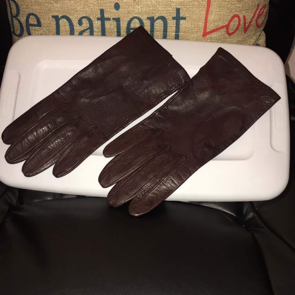 Soft Brown Leather gloves..NWOT